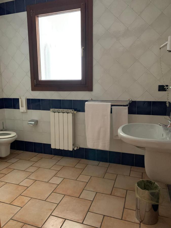 Hotel Lory Ficarolo מראה חיצוני תמונה
